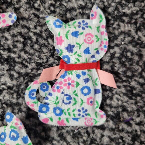 Vintage Kitschy Floral Kitty Cat Christmas Tree Ornaments, set of 4 - Picture 8 of 12